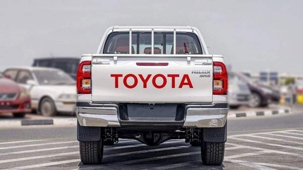 Toyota Hilux (LHD) TOYOTA HILUX DC 2.7L SR5 MT 4X4 MY2024 – WHITE