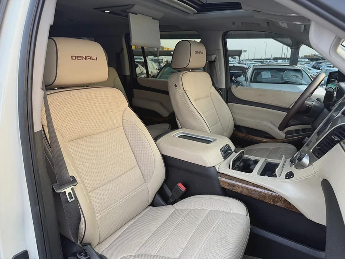 GMC Yukon XL Denali 2015-10-10