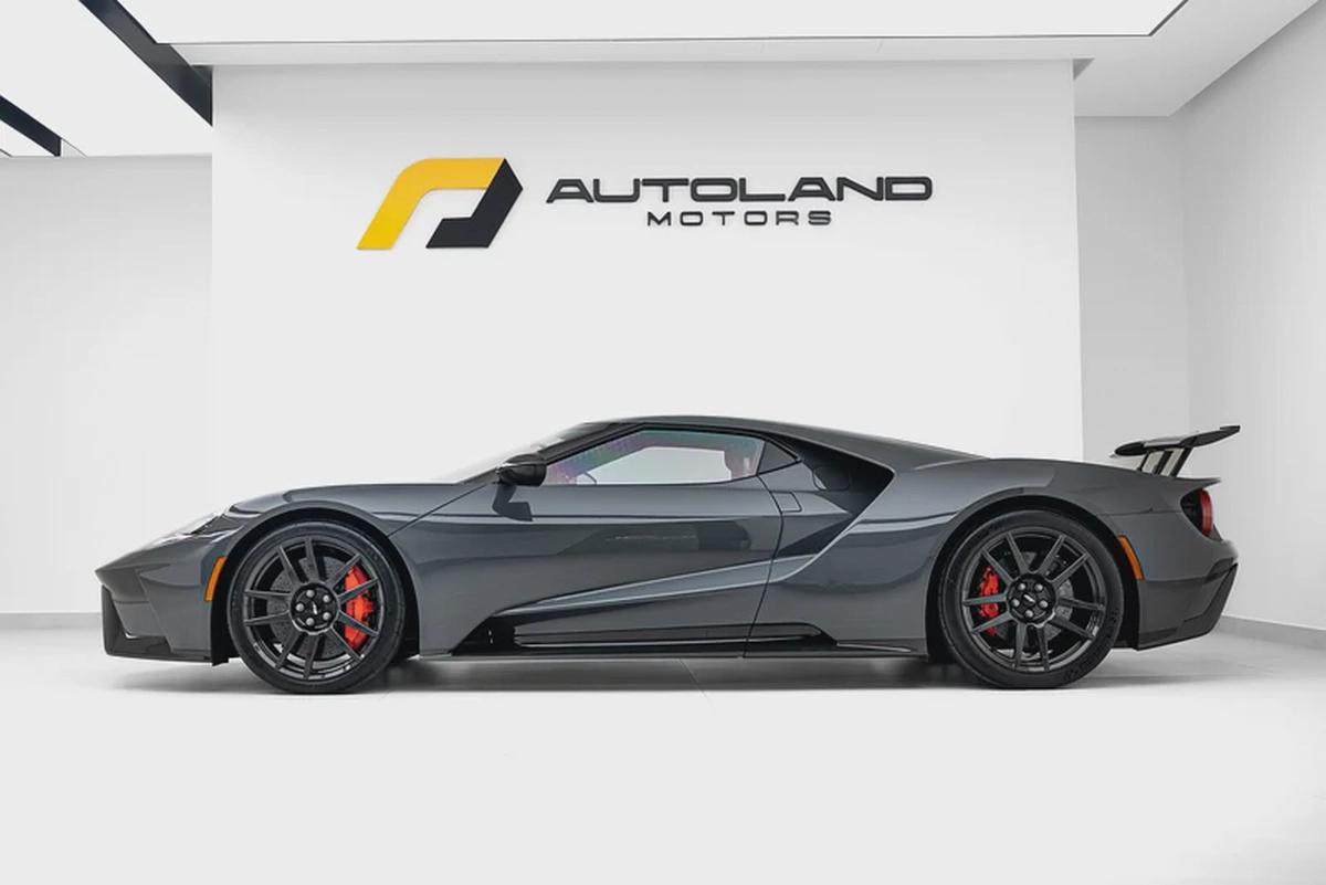 2021 FORD GT | CARBON SERIES | AKRAPOVIC EXHAUST-2-2