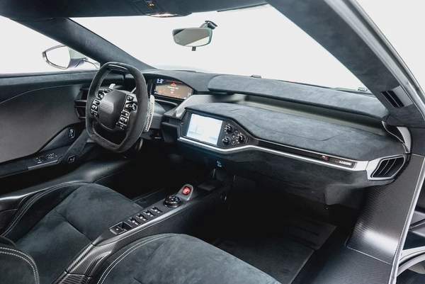 2021 FORD GT | CARBON SERIES | AKRAPOVIC EXHAUST