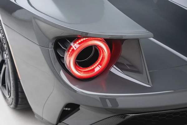 2021 FORD GT | CARBON SERIES | AKRAPOVIC EXHAUST