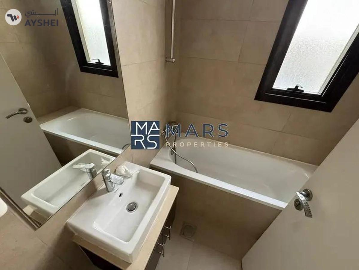 Spacious| Corner 2 Bedroom Townhouse| Maid Room| Best Price| Close To Park-11-11