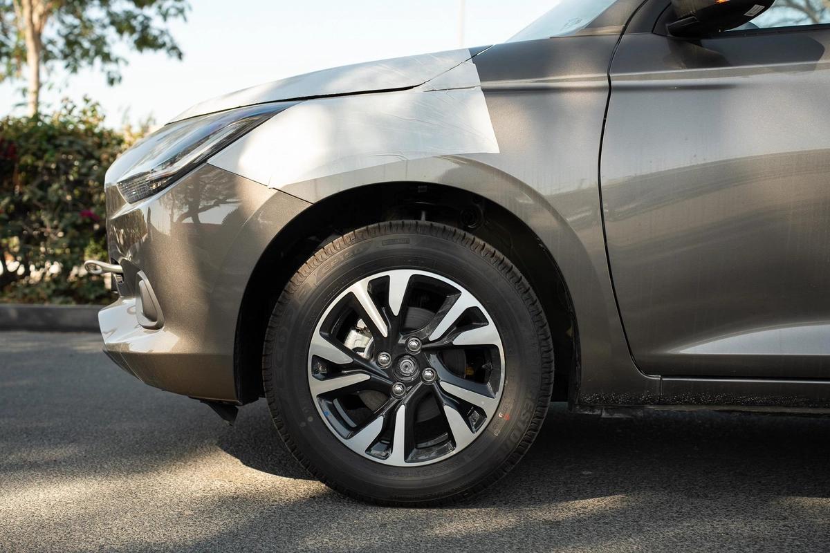 SUZUKI SWIFT 1.2 GLX 2026-16-16