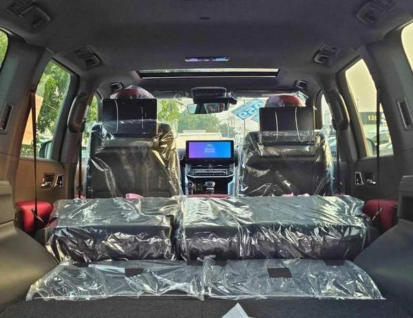 Toyota Land Cruiser GR SPORT TWIN TURBO / BIG DVD/REAR ENTERTAINMENT DVD/COOL BOX (CODE#LC3GRH)