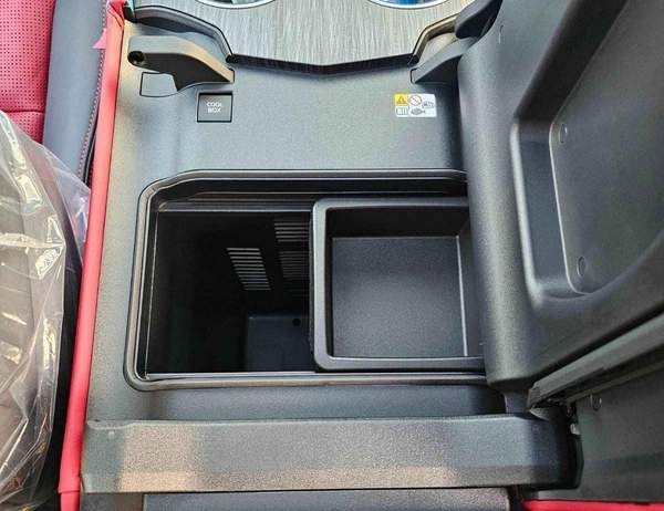 Toyota Land Cruiser GR SPORT TWIN TURBO / BIG DVD/REAR ENTERTAINMENT DVD/COOL BOX (CODE#LC3GRH)