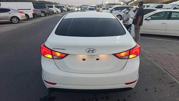 Hyundai Elantra GLS 2015 GCC Specs - Well Maintained
