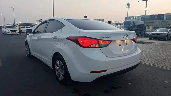 Hyundai Elantra GLS 2015 GCC Specs - Well Maintained
