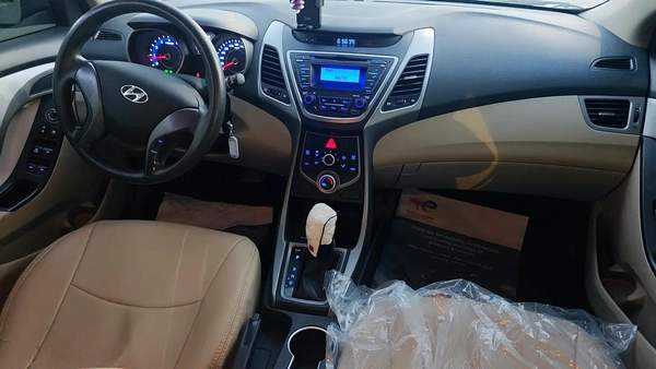 Hyundai Elantra GLS 2015 GCC Specs - Well Maintained