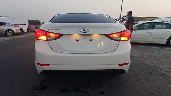 Hyundai Elantra GLS 2015 GCC Specs - Well Maintained