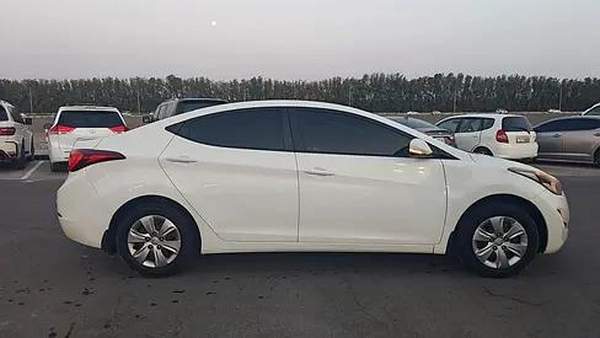 Hyundai Elantra GLS 2015 GCC Specs - Well Maintained