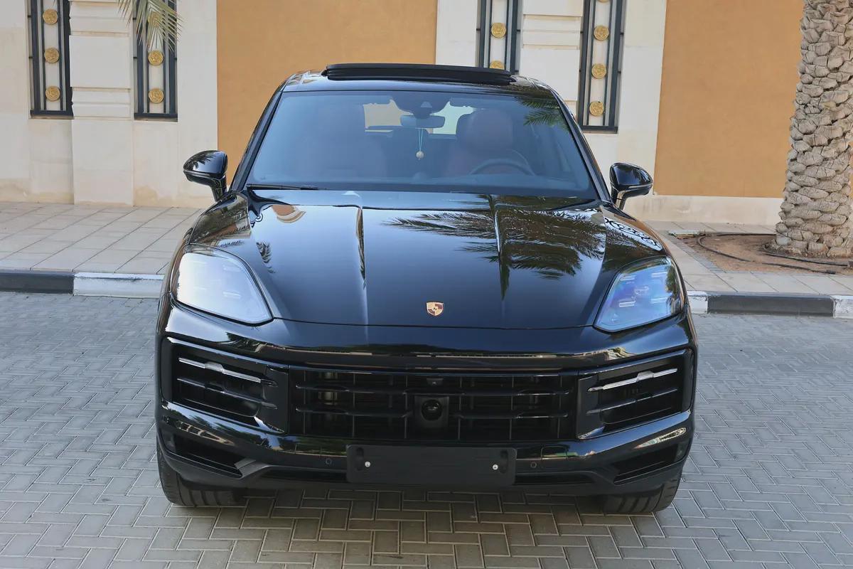 Porsche Cayenne 2024-62000KM-GCC SPECS-5 YEAR WARRANTY AND SERVICE CONTRACT OR 2029-7-7