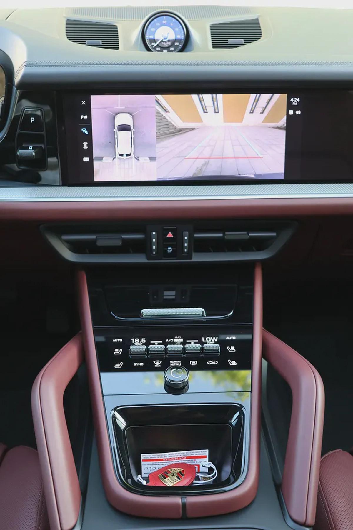 Porsche Cayenne 2024-62000KM-GCC SPECS-5 YEAR WARRANTY AND SERVICE CONTRACT OR 2029-15-15