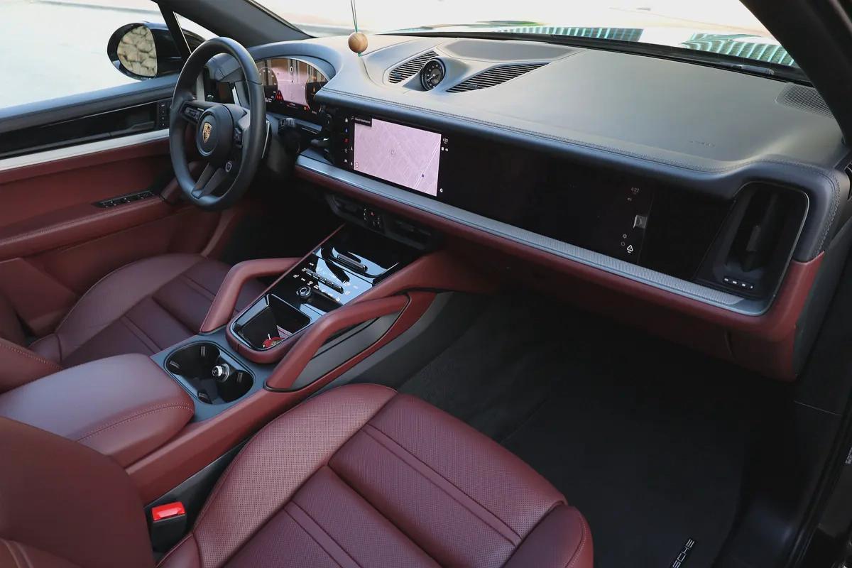 Porsche Cayenne 2024-62000KM-GCC SPECS-5 YEAR WARRANTY AND SERVICE CONTRACT OR 2029-16-16