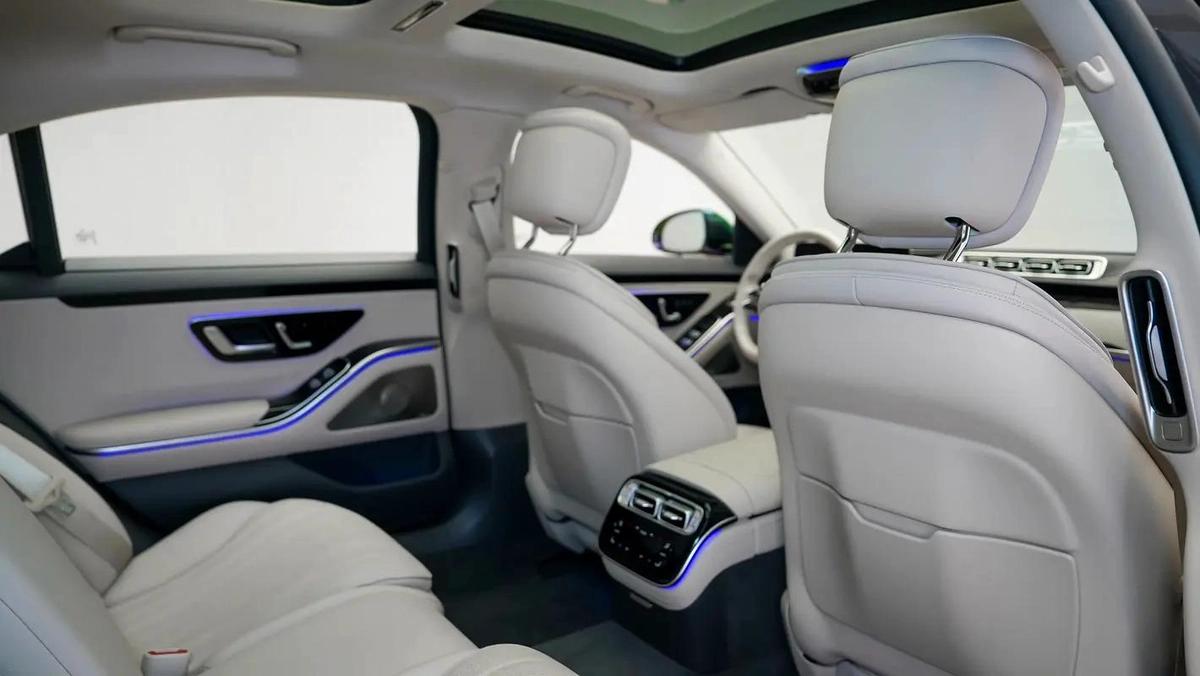 Mercedes-Benz S-Class S 500-7-7