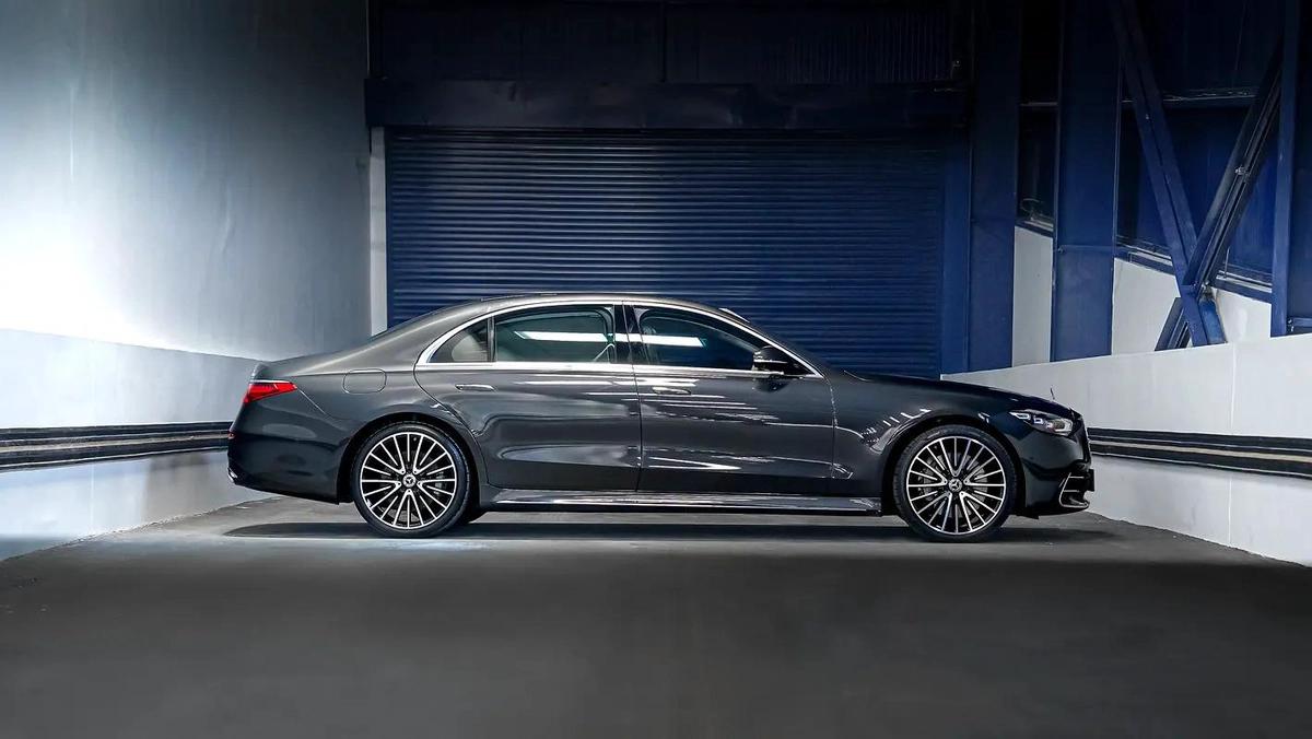 Mercedes-Benz S-Class S 500-8-8