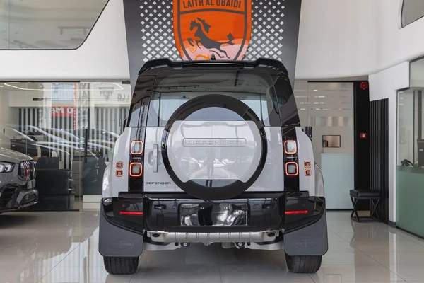 Land Rover Defender | 110 X-Dynamic HSE P400 | GCC Specs | 2026 (Export)