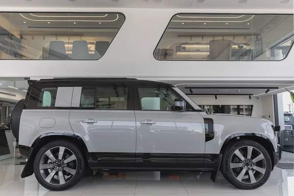 Land Rover Defender | 110 X-Dynamic HSE P400 | GCC Specs | 2026 (Export)