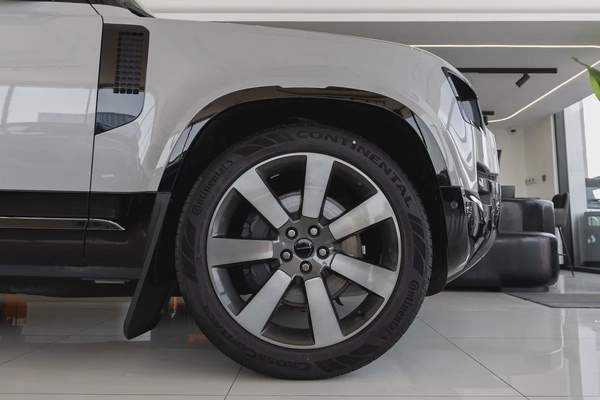 Land Rover Defender | 110 X-Dynamic HSE P400 | GCC Specs | 2026 (Export)