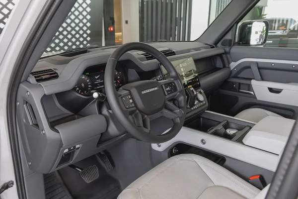 Land Rover Defender | 110 X-Dynamic HSE P400 | GCC Specs | 2026 (Export)