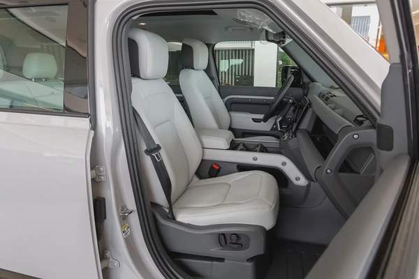 Land Rover Defender | 110 X-Dynamic HSE P400 | GCC Specs | 2026 (Export)