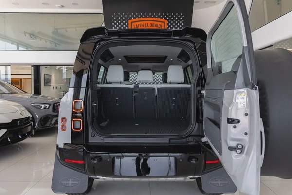 Land Rover Defender | 110 X-Dynamic HSE P400 | GCC Specs | 2026 (Export)