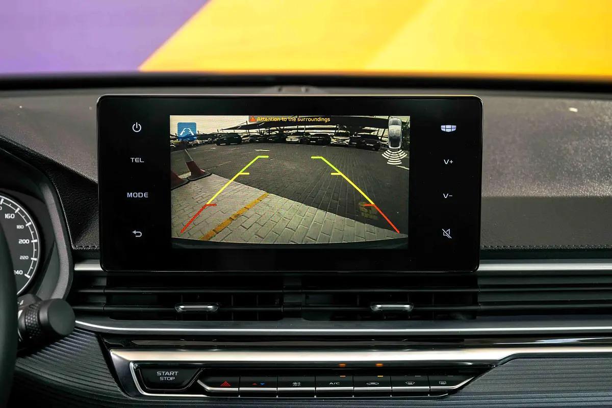 Geely Emgrand GS-7-7