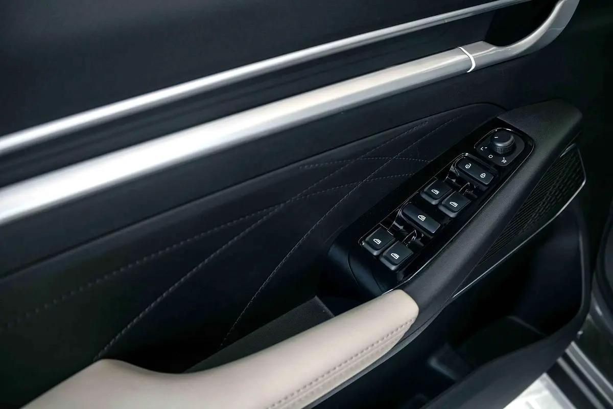 Geely Emgrand GS-12-12
