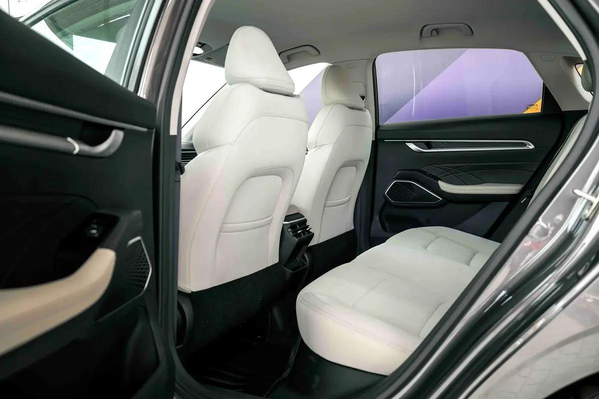 Geely Emgrand GS-10-10