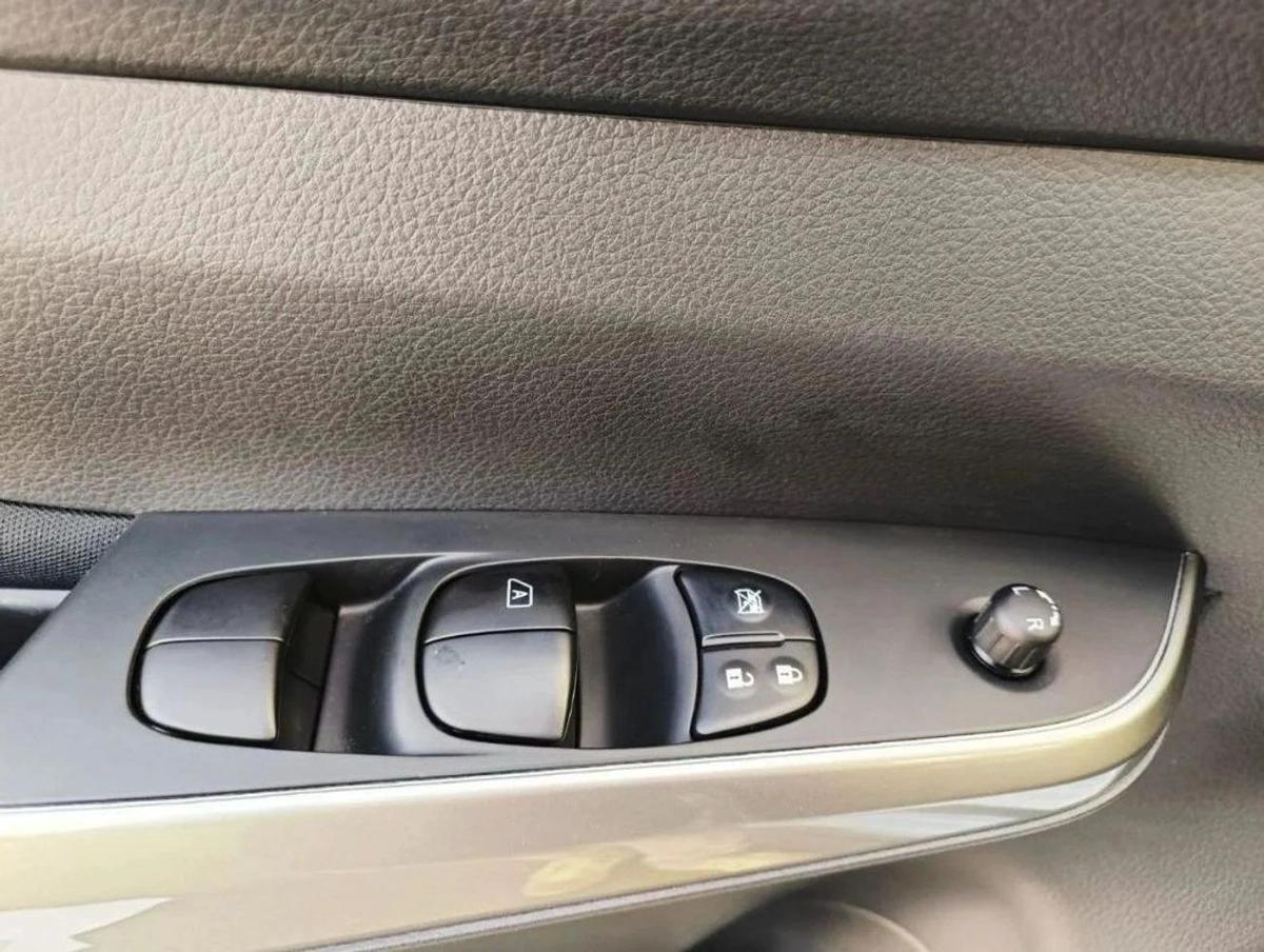 Nissan XTerra 4WD SE 2.5L V4 7SEATS AT 2023-5-5