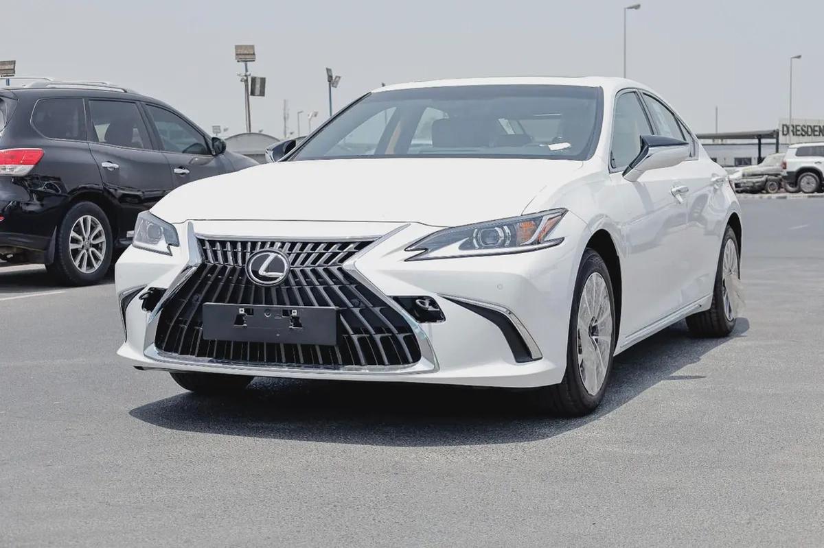 LEXUS ES300H 2.5L GCC 2025 0 KM-0-0