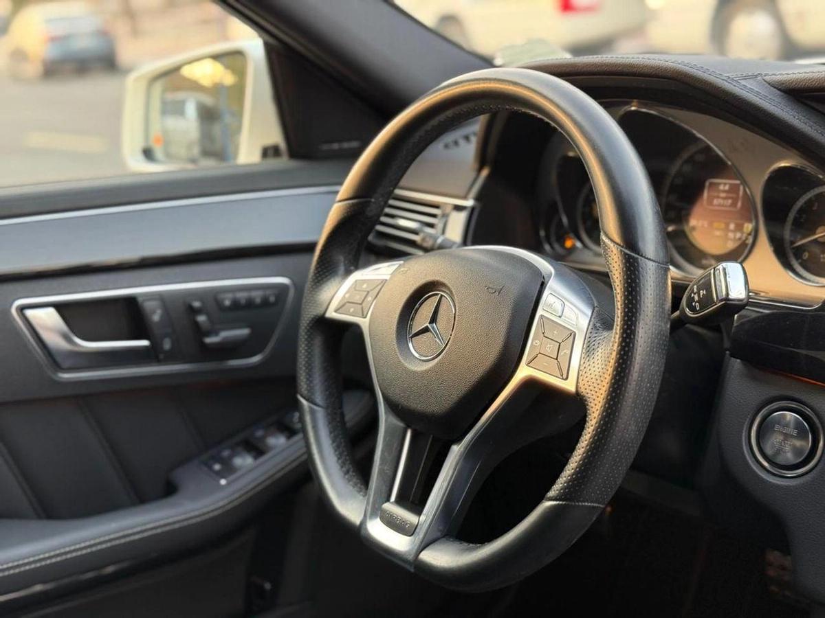 Mercedes-Benz E 550-4-4