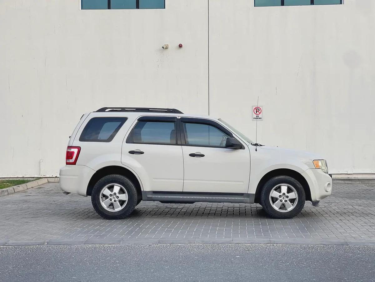FORD | ESCAPE | XLT | 2.5L 4-CYLINDERS | 2009 | GCC | LOW MILAGE | WELL MAINTAINED-4-4