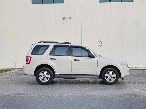 FORD | ESCAPE | XLT | 2.5L 4-CYLINDERS | 2009 | GCC | LOW MILAGE | WELL MAINTAINED