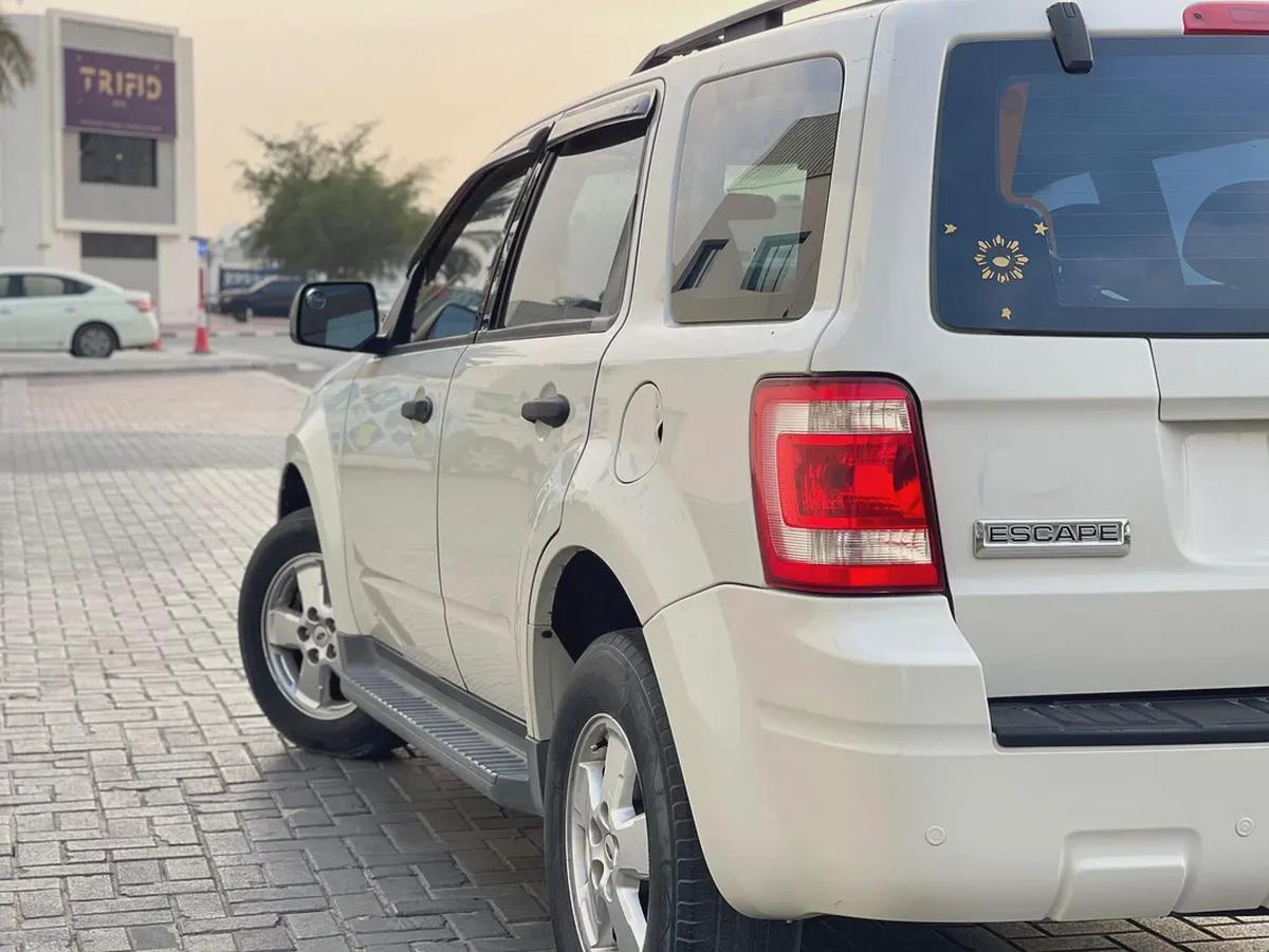FORD | ESCAPE | XLT | 2.5L 4-CYLINDERS | 2009 | GCC | LOW MILAGE | WELL MAINTAINED-7-7