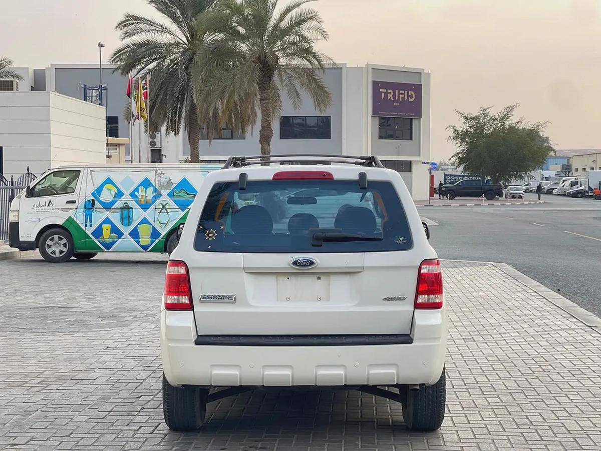 FORD | ESCAPE | XLT | 2.5L 4-CYLINDERS | 2009 | GCC | LOW MILAGE | WELL MAINTAINED-9-9