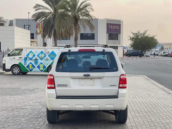 FORD | ESCAPE | XLT | 2.5L 4-CYLINDERS | 2009 | GCC | LOW MILAGE | WELL MAINTAINED