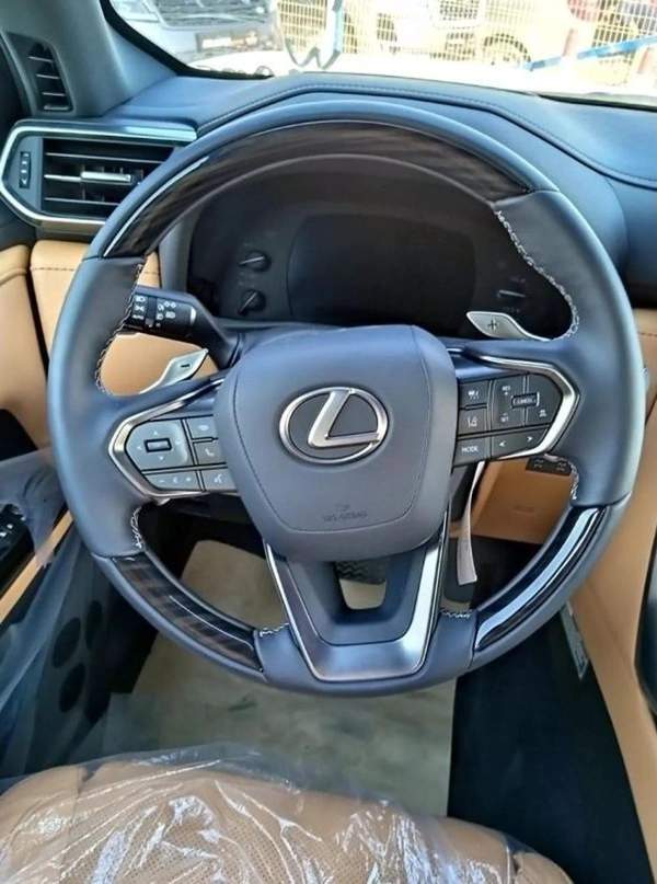 Lexus LX 500 LEXUS LX 500 DIESEL--2022
