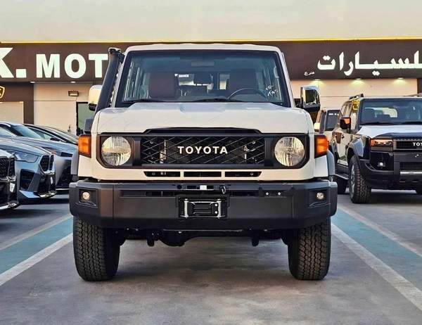 Toyota Land Cruiser 70 LX LC76 | LEATHER SEATS | DVD+CAMERA | DIFF LOCKS | 5 DOORS (CODE#H76PAF)