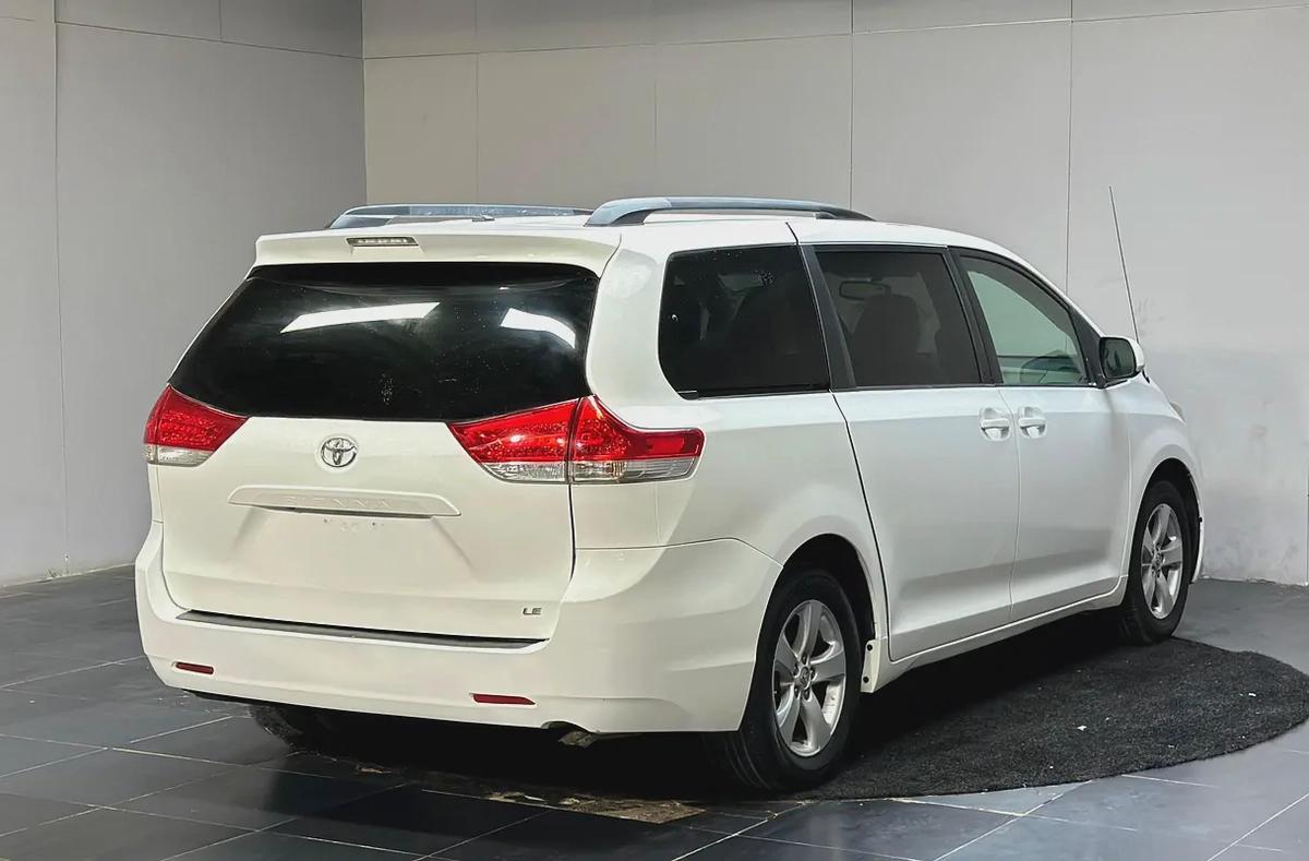 2014 Toyota Sienna LE - American Specs-6-6