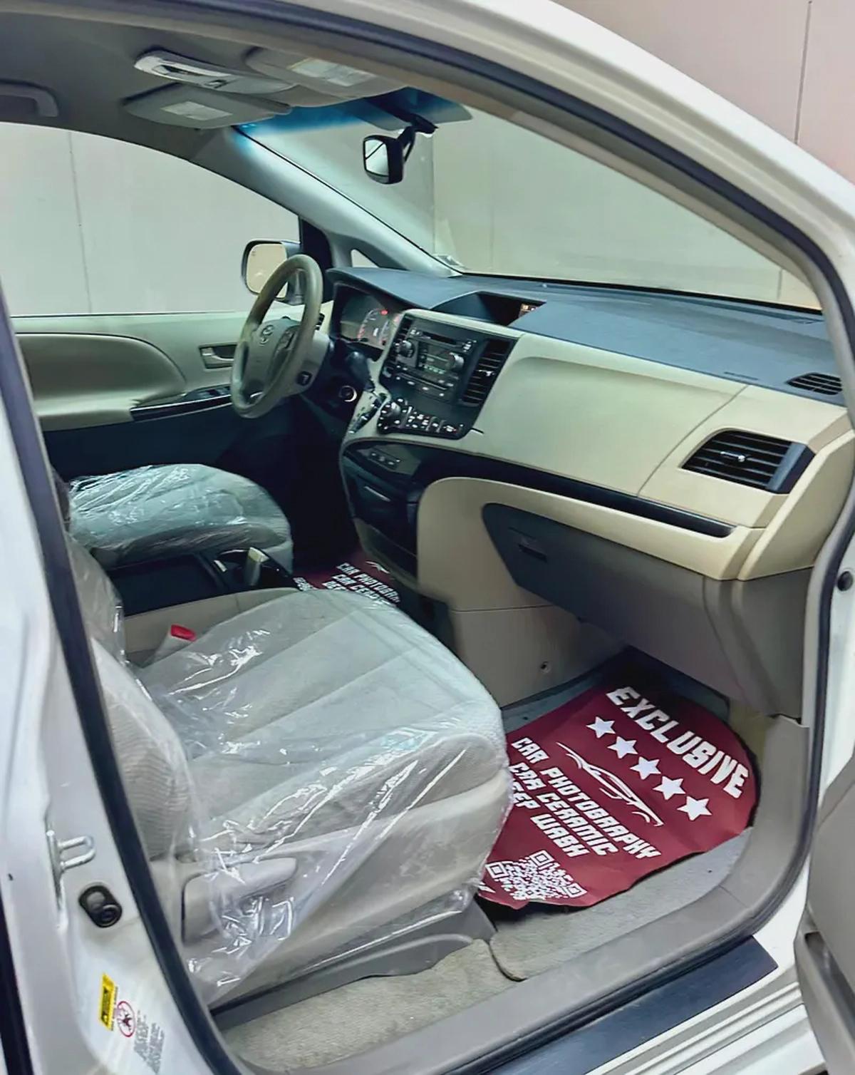 2014 Toyota Sienna LE - American Specs-12-12