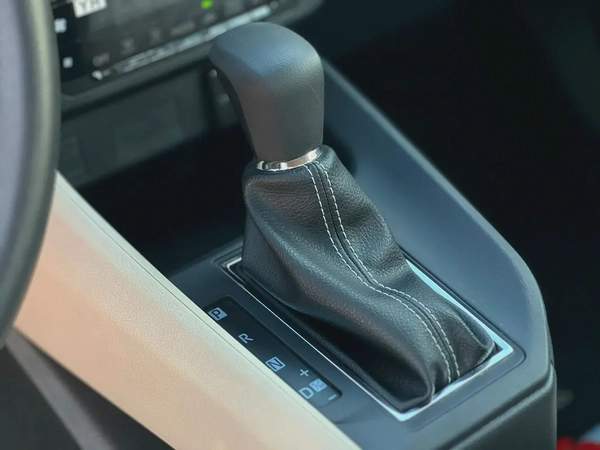 2023 | Toyota Yaris | V4, 1.5 | GCC | Ref#985