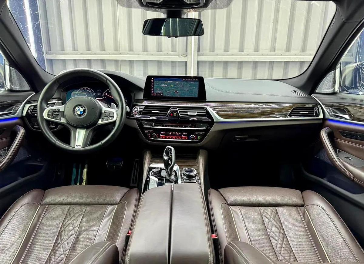BMW 5 Series M550i xDrive 2019 | One Owner | GCC specs | AGMC Full Service history-7-7