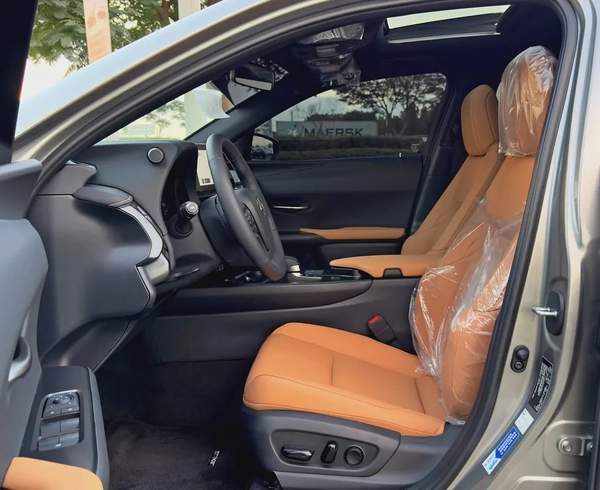 2025 Lexus UX300h, Dealer Warranty, GCC Specifications