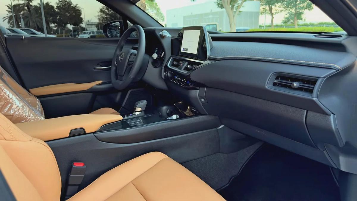 2025 Lexus UX300h, Dealer Warranty, GCC Specifications-9-9