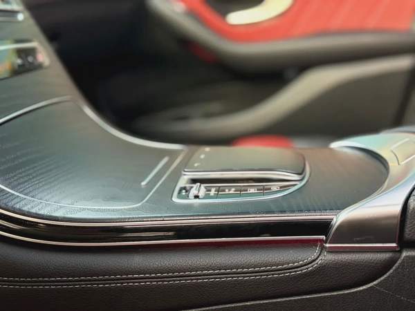 Mercedes-Benz GLC 200, AMG 2020, GCC Specs - Pristine Condition