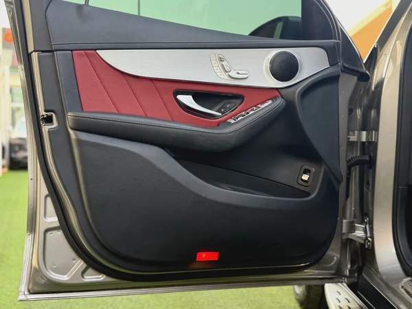 Mercedes-Benz GLC 200, AMG 2020, GCC Specs - Pristine Condition