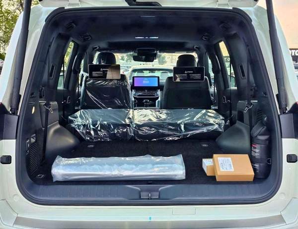 Toyota Land Cruiser VX /4.0L PETROL V6 /RADAR /BIG DVD/JBL SPEAKERS / REAR ENTERTAINMENT DVD /MID OPTION (CODE#VX4MA)