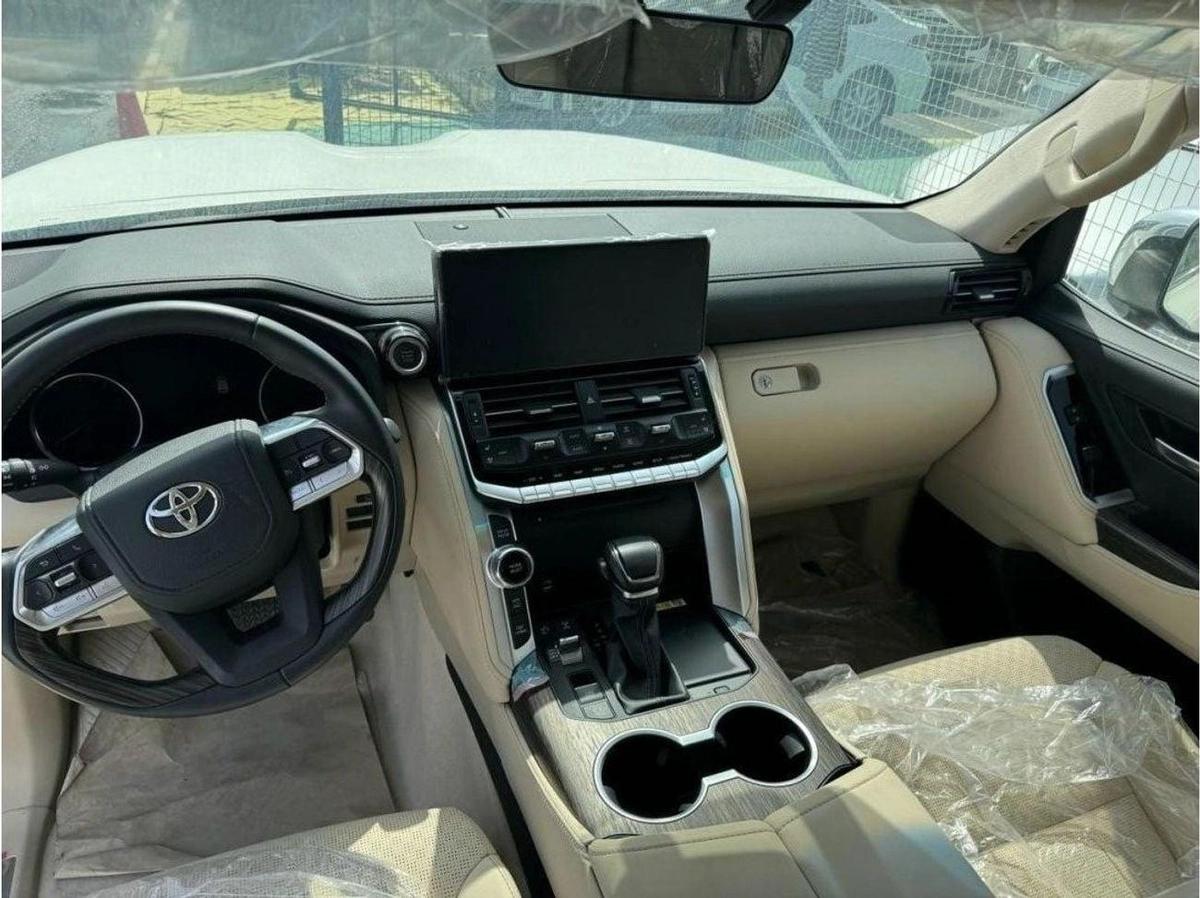 Toyota Land Cruiser VXR 3.5L-5-5