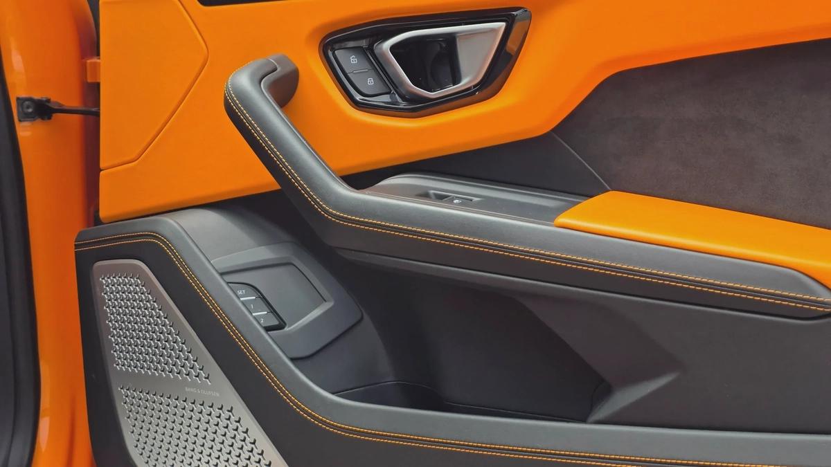 Lamborghini Urus (Orange 99k)-6-6
