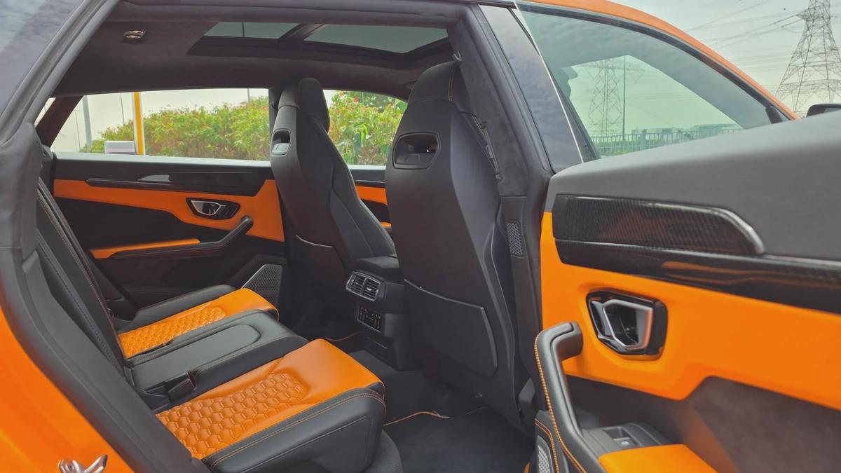 Lamborghini Urus (Orange 99k)-9-9